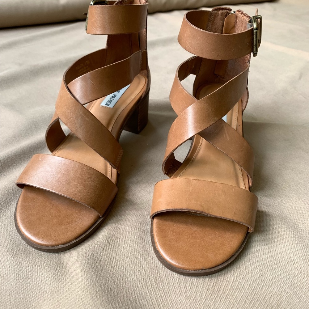 SOLD! Steve Madden Raeleen Sandal